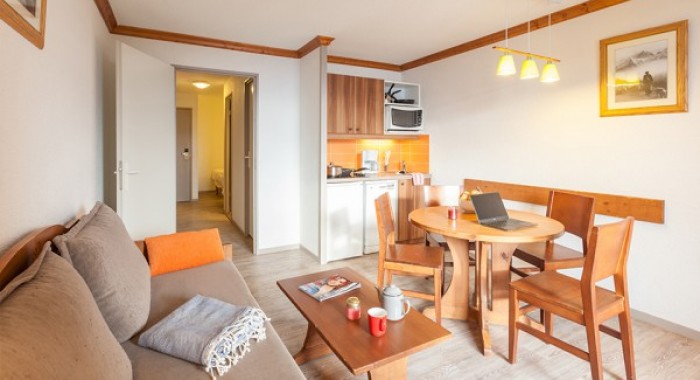 Les Bergers Apartments, Alpe d'Huez ski chalet, image 3